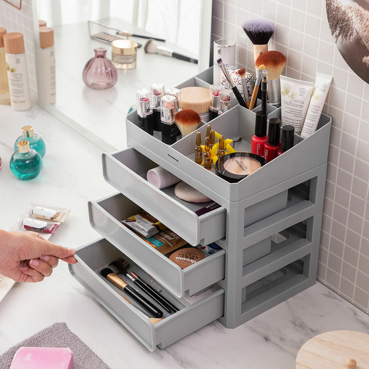 Organisateur de maquillage avec plateau amovible pour rangement des produits et accessoires