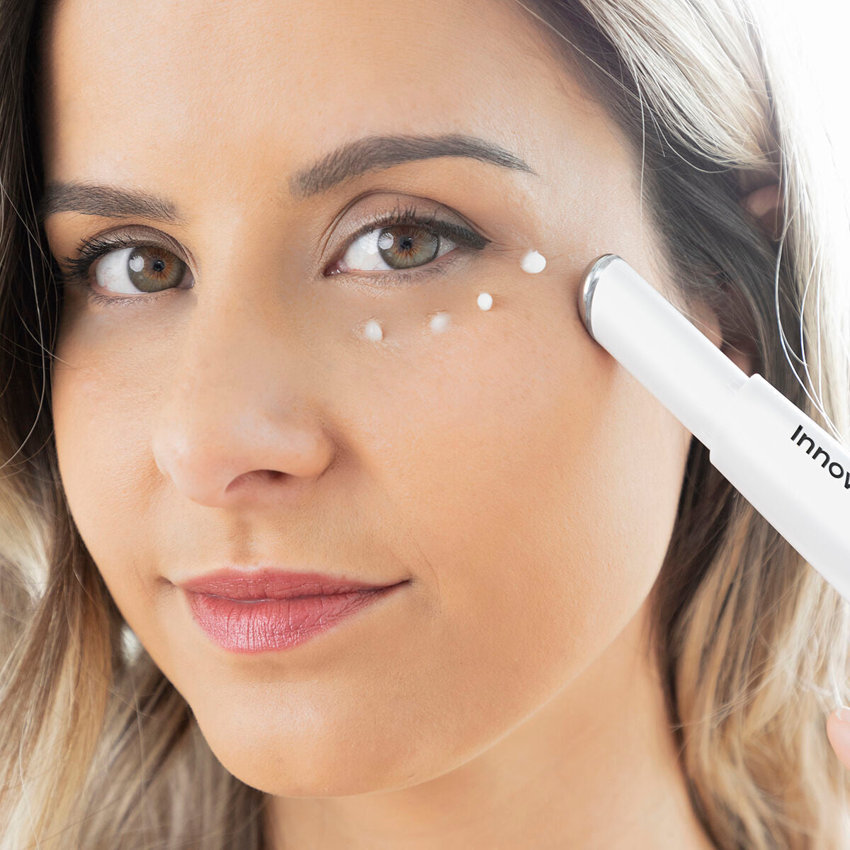 Appareil de massage oculaire avec photothérapie et vibrations Therey InnovaGoods