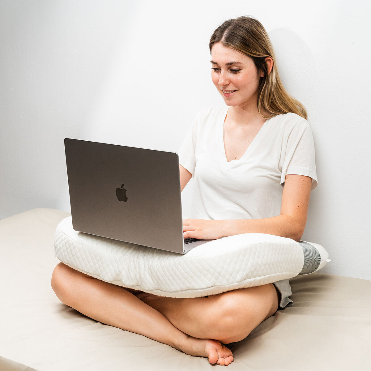 Pack Rituel Nuit Réparatrice Harmonialife avec masseur de cou, oreiller ergonomique et oreiller jambes